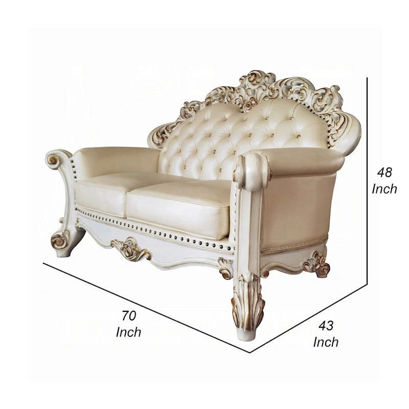 Causeuse blanc perle en similicuir sculpté couleur champagne avec clous décoratifs 70 po