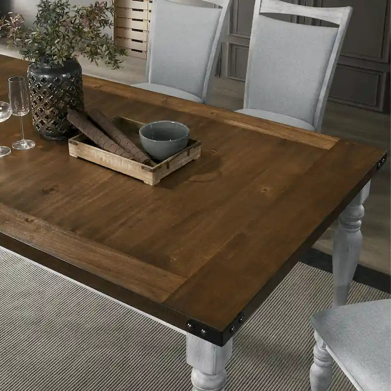 Table de salle à manger en chêne blanc rustique avec pieds tournés au fini vieilli