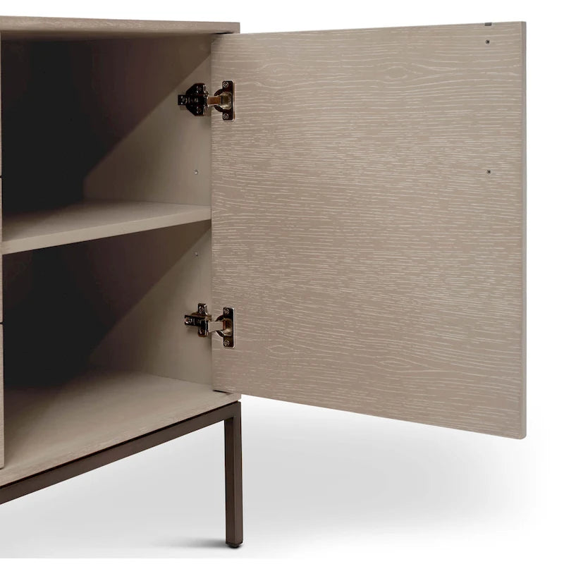 Buffet moderne en placage de chêne avec portes à fermeture amortie et tiroirs de rangement