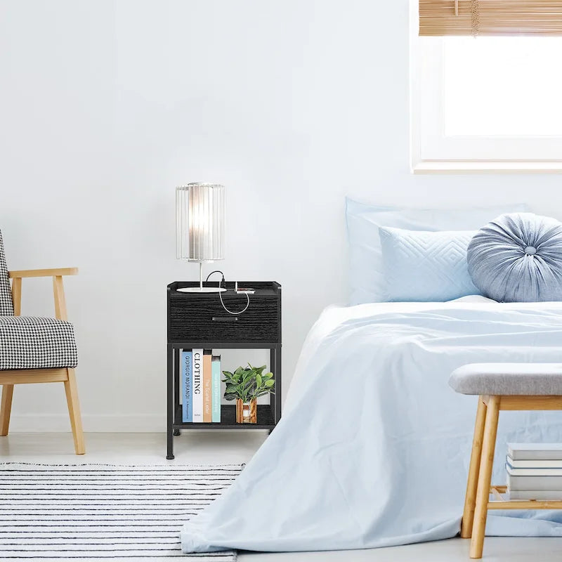 Table de chevet avec station de recharge ports USB, tiroir et étagère de rangement
