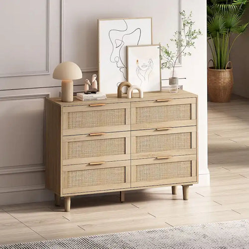 Commode en rotin à 6 tiroirs, finition naturelle avec poignées dorées
